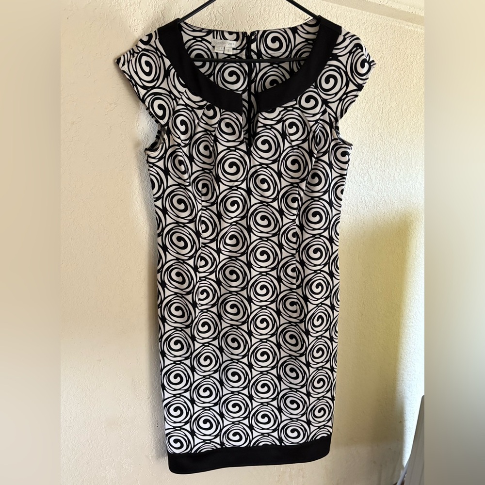 London Times Monochrome Swirl Dress